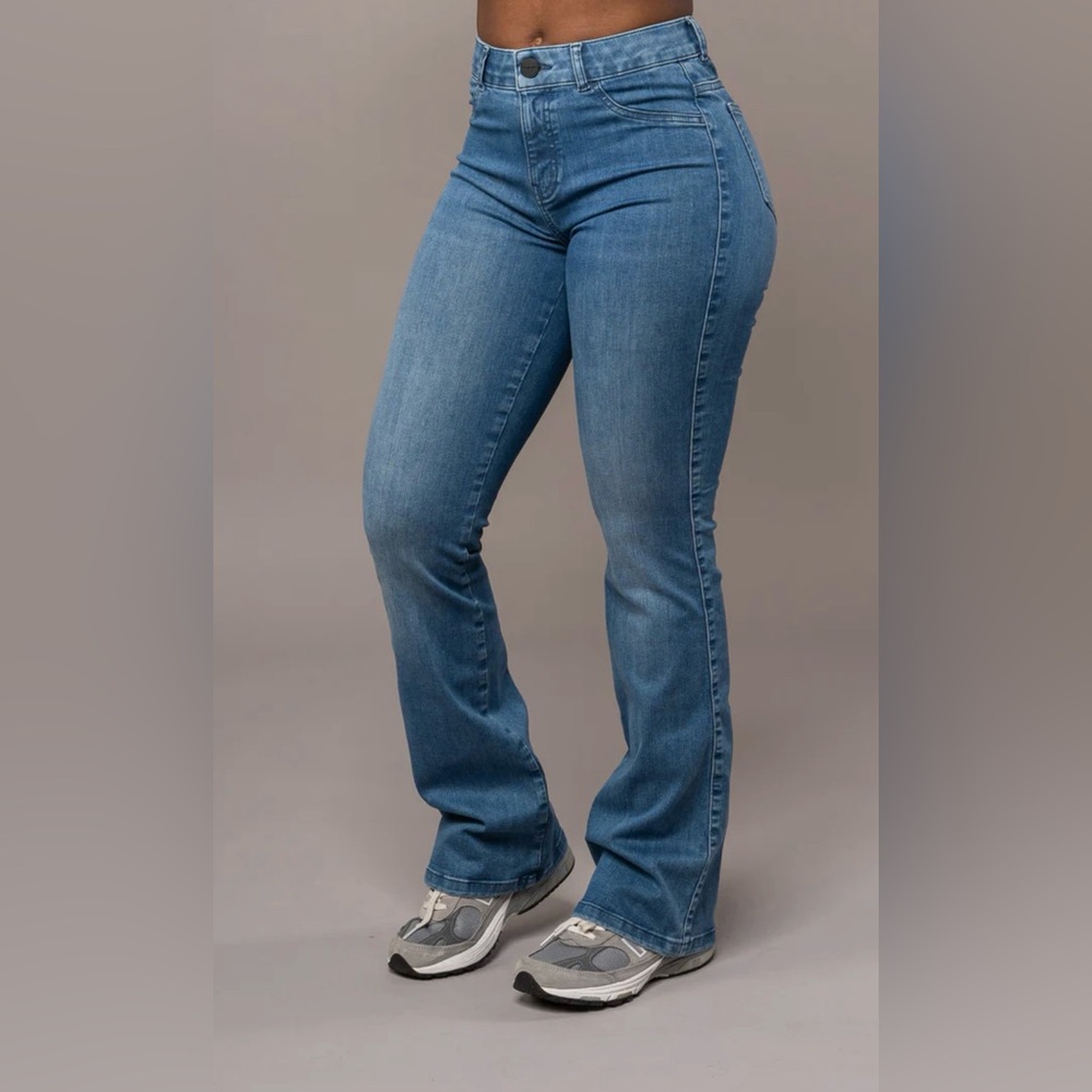 FITJEANS Women's Flared Mid Waisted